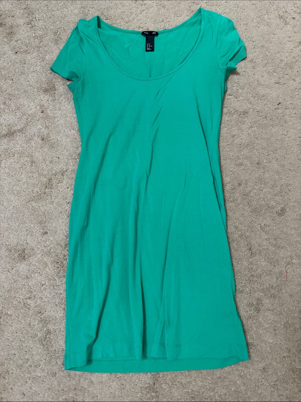 Basic Scoop Neck Tee Dress in Green